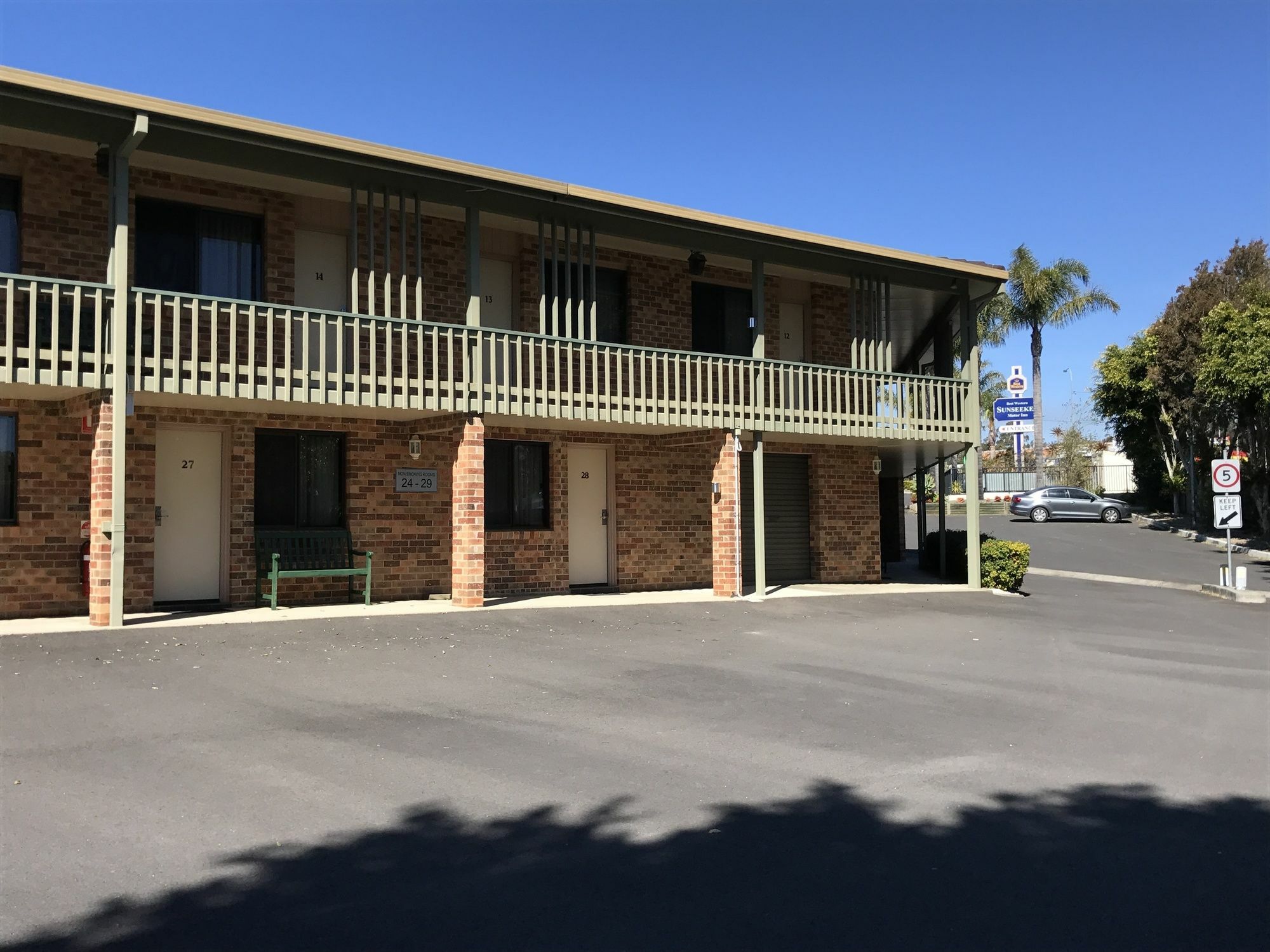 Sunseeker Motor Inn Batemans Bay Exterior photo